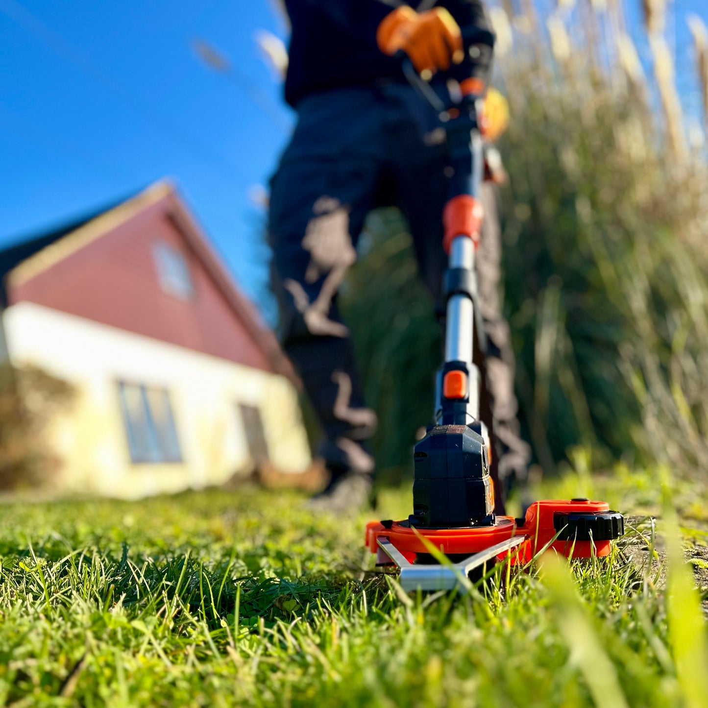 TriMower SMC300 Platinum: Cordless Gliding Trimmer 20v - 30cm/12”