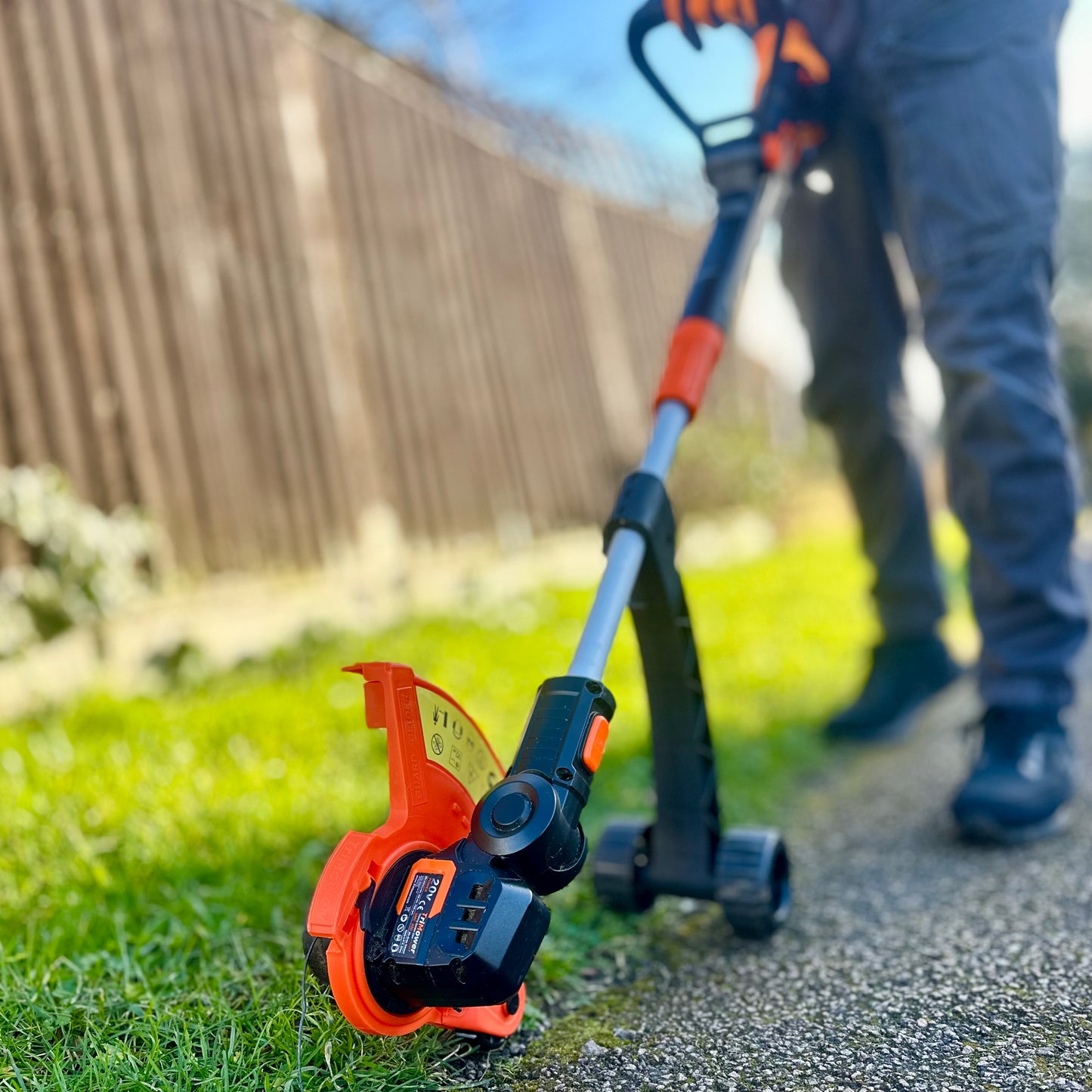 TriMower SMC300 Platinum: Cordless Gliding Trimmer 20v - 30cm/12”