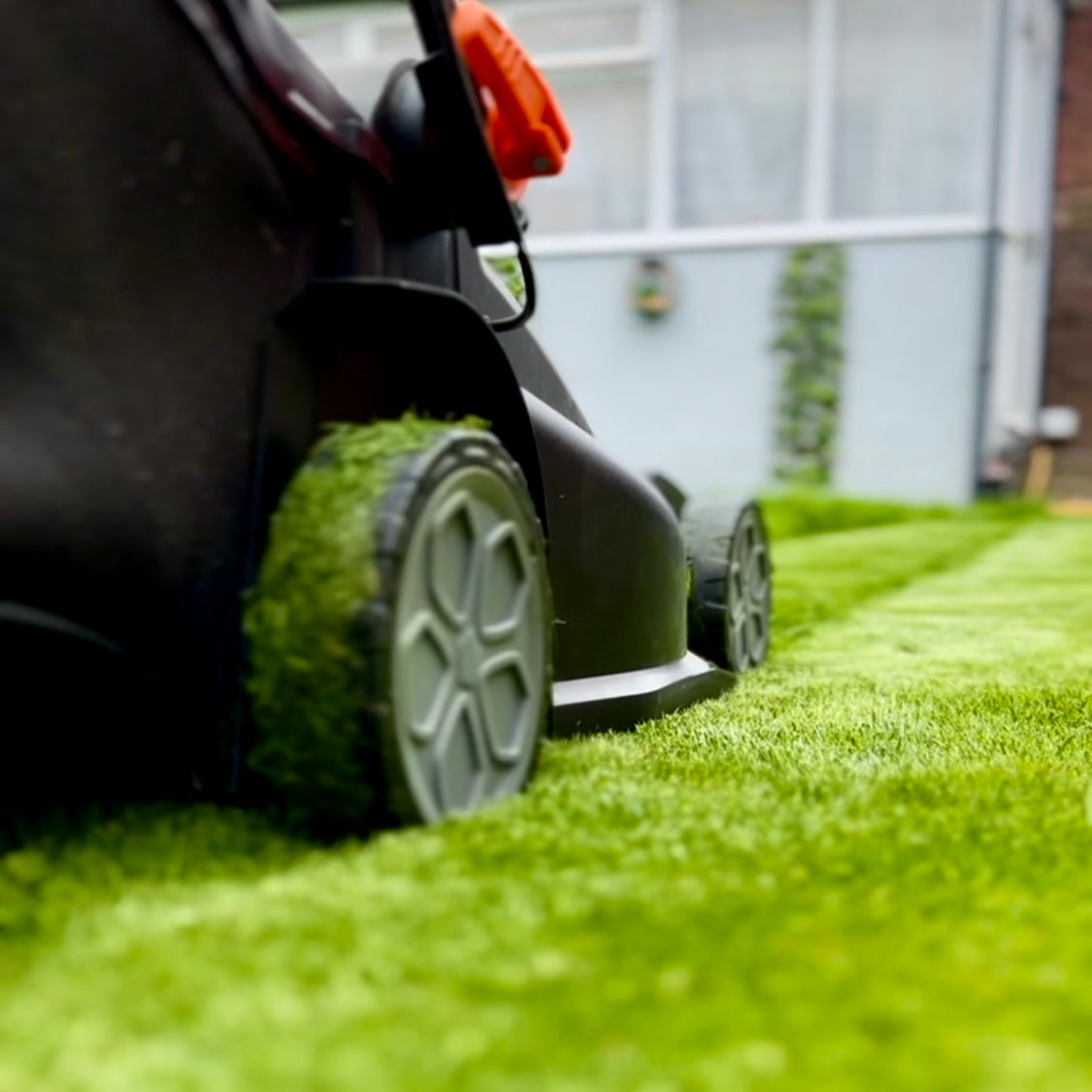 TriMower SMJ430 Lawnmower: 40v Cordless Mower - 4Ah 60minute - 43cm/17”