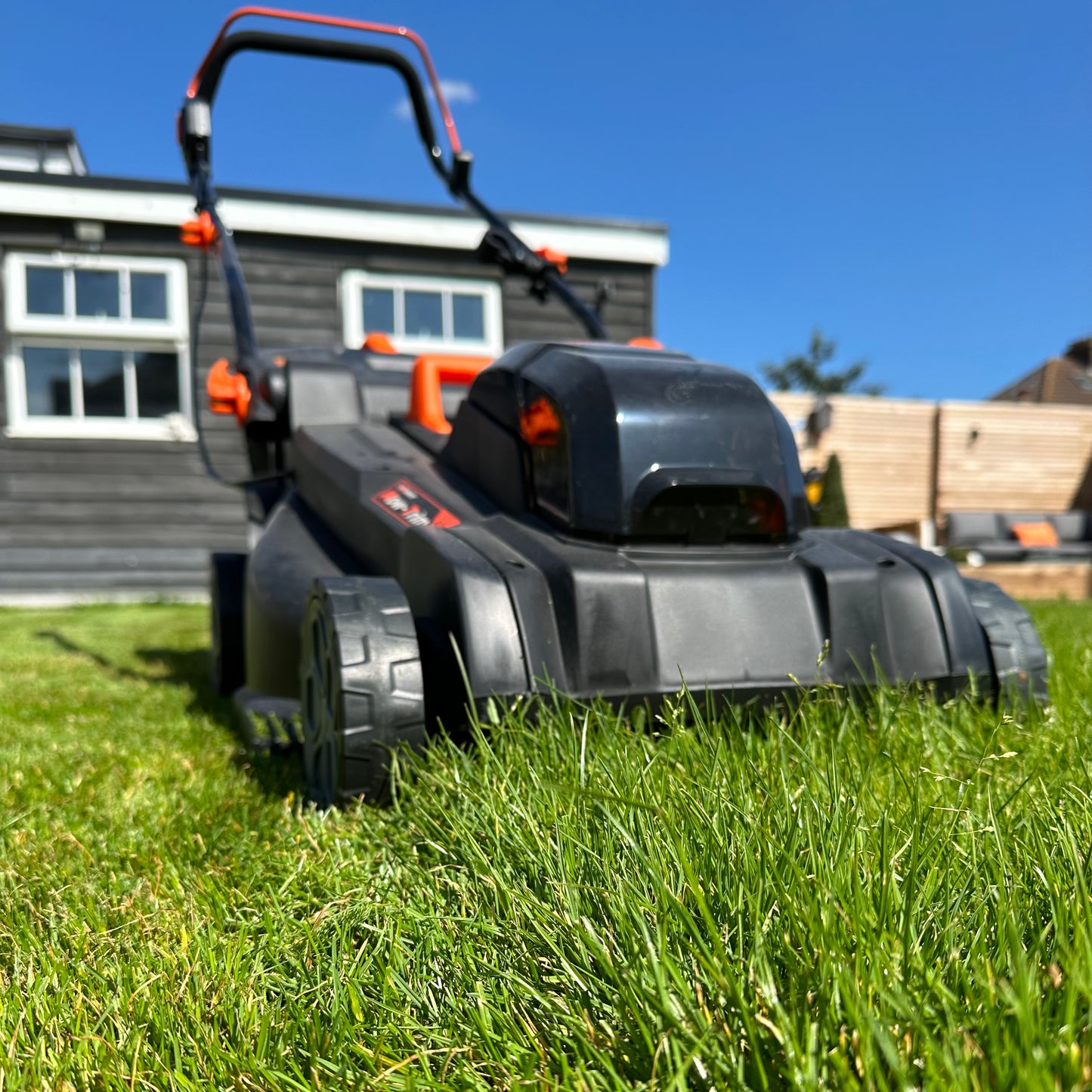 TriMower SMJ430 Lawnmower: 40v Cordless Mower - 4Ah 60minute - 43cm/17”