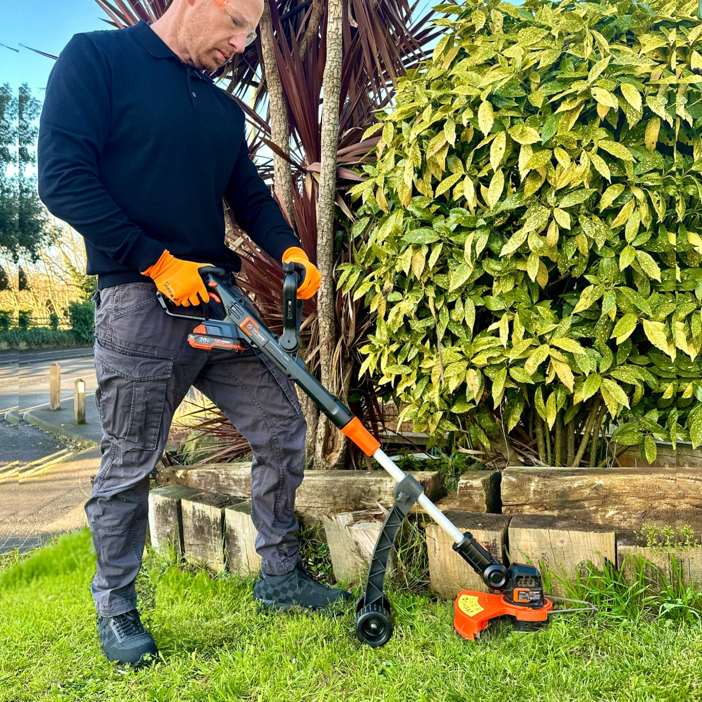 TriMower SMC300 Platinum: Cordless Gliding Trimmer 20v - 30cm/12”